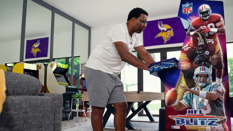 Arcade1Up revela el gabinete NFL Blitz Legends que incluye remasterizaciones de tres clásicos de la franquicia