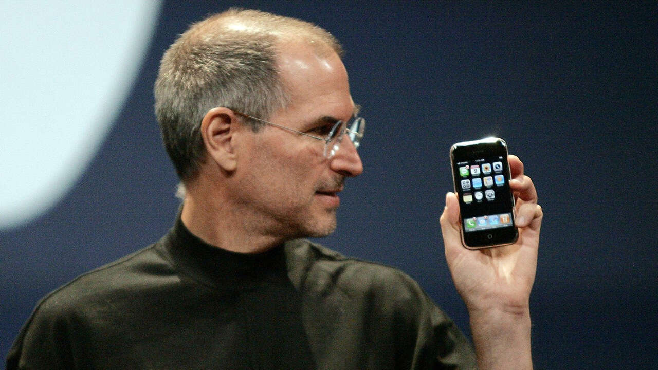 El iPhone original sellado de fábrica se vende por casi $ 40,000 en una subasta