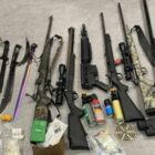 La policía confisca armas a los delincuentes y descubre una réplica de la icónica espada de Warcraft | Elevar a mismo nivel Creo Gaming