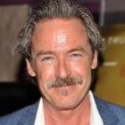 Muerte de James McCaffrey, la voz icónica de Max Payne y Alex Casey en Remedy Entertainment Creo Gaming
