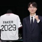 Faker: ¡Confianza total para su partido de LoL contra Grok de Elon Musk! League of Legends (LoL) star Lee Sang-hyeok, also known as Faker, poses for a photo during a press conference in Seoul, Thursday. Yonhap