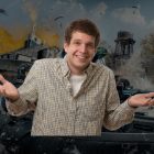 Call of Duty: Microsoft confundido por el futuro de la franquicia. An image of Call of Duty: Warzone overlaid with a person shrugging