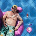 Rockstar Games: Hack amenaza a la empresa, pero se exponen pocos datos confidenciales. Rockstar Games, the company behind Grand Theft Auto, was hacked and a ransom was demanded. Rockstar Games acknowledged the data breach but stated that only low-priority corporate information was leaked.
