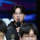 Entrenador en jefe Park Jun-seok: Comunicación confusa que le cuesta caro al equipo. 리그 오브 레전드 League of Legend : Clash of Fates
