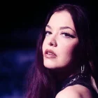 Vicky Psarakis: La voz detrás del nuevo tema de Call Of Duty, "No One There", un desafío musical contundente. Vicky Psarakis (Sicksense, Ex-The Agonist) Fronts Latest 'Call Of Duty' Zombies Track "No One There"