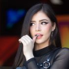 Chrissy Costanza: Interpretación en vivo de los himnos de League Of Legends, un momento épico para los fanáticos. Chrissy Costanza performs ‘League Of Legends’ anthems live